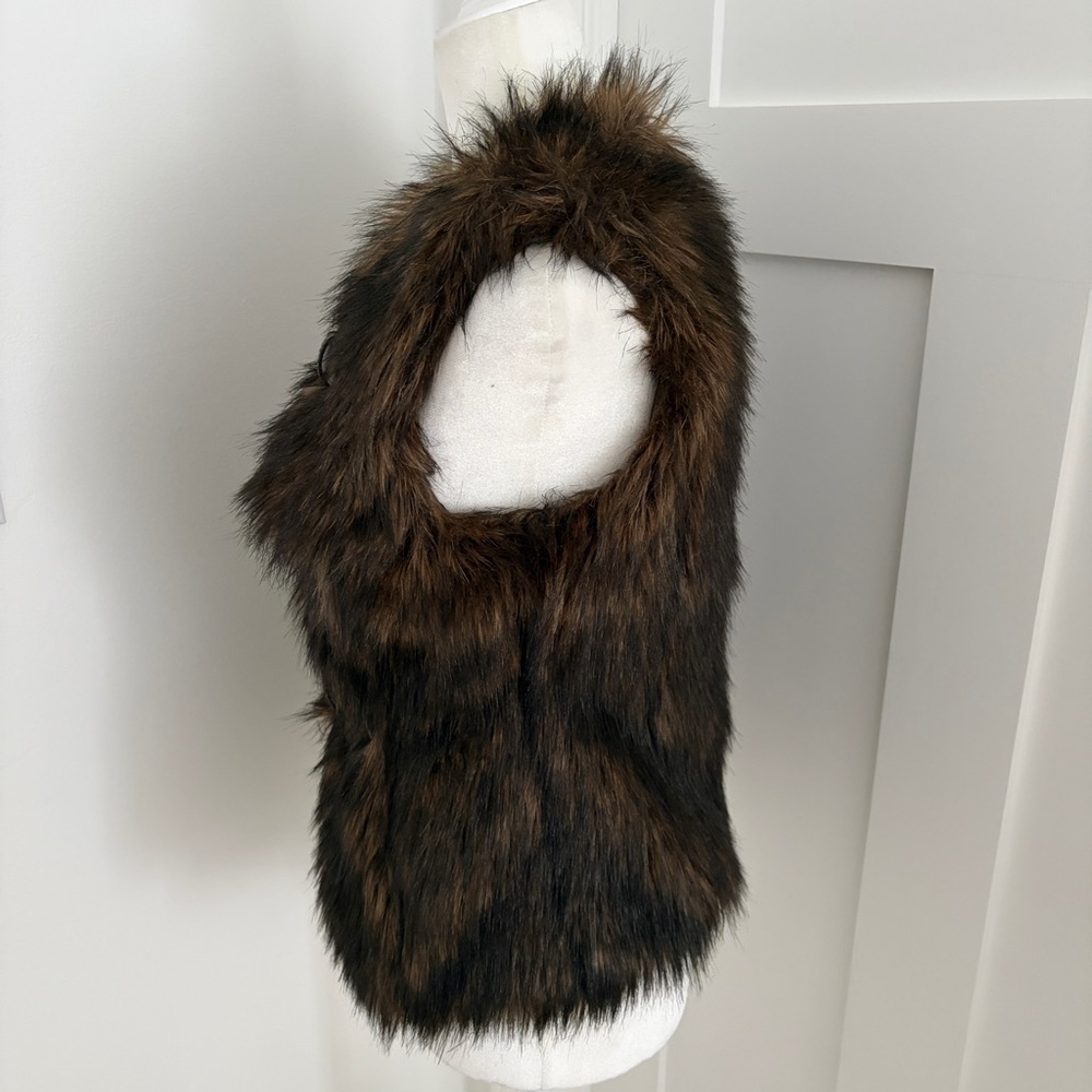 Michael Kors Faux Fur Vest Women’s XS Brown Buckle-Front Sleeveless Winter Vest - Picture 3 of 5